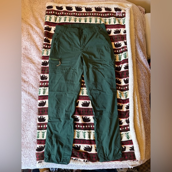 REI Pants - REI Dark Green Women's Cargo Travel Pants